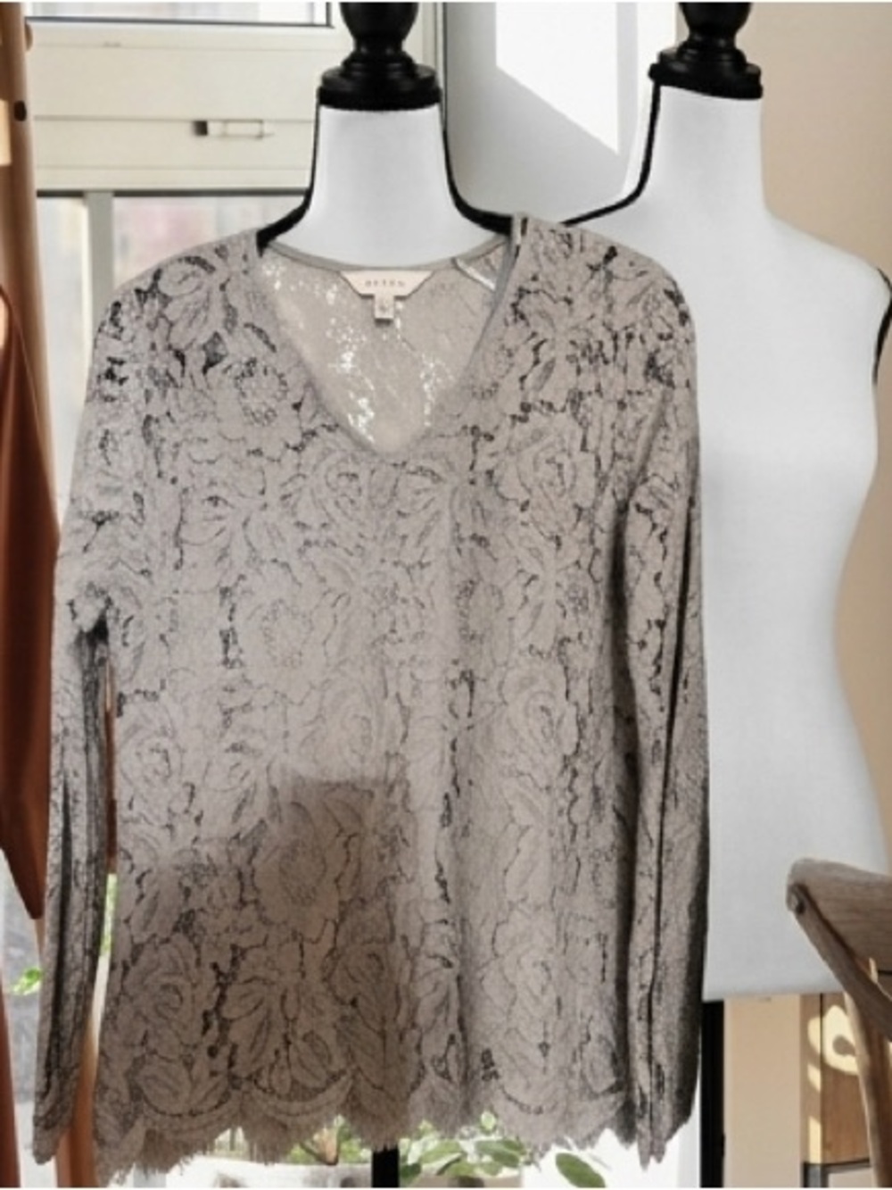 Adiva  silver Grey Floral Lace Long-Sleeve Blouse